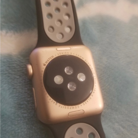 Apple Watch Series 3 gold - Picture 2 of 3